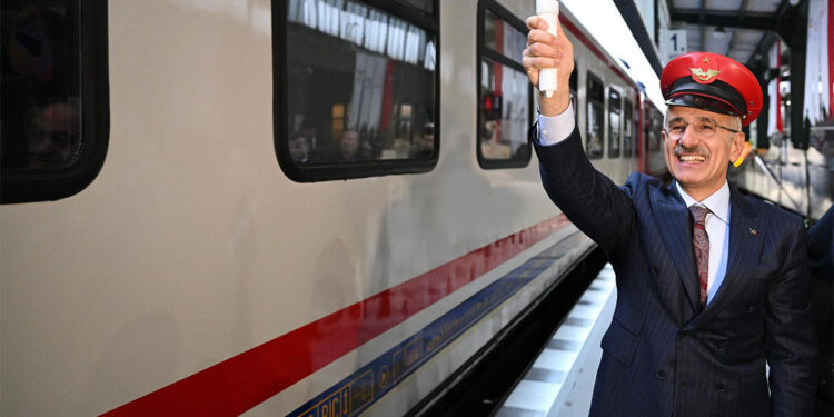 Turistik Tatvan Treni, 24 Haziran'da yola çıkıyor