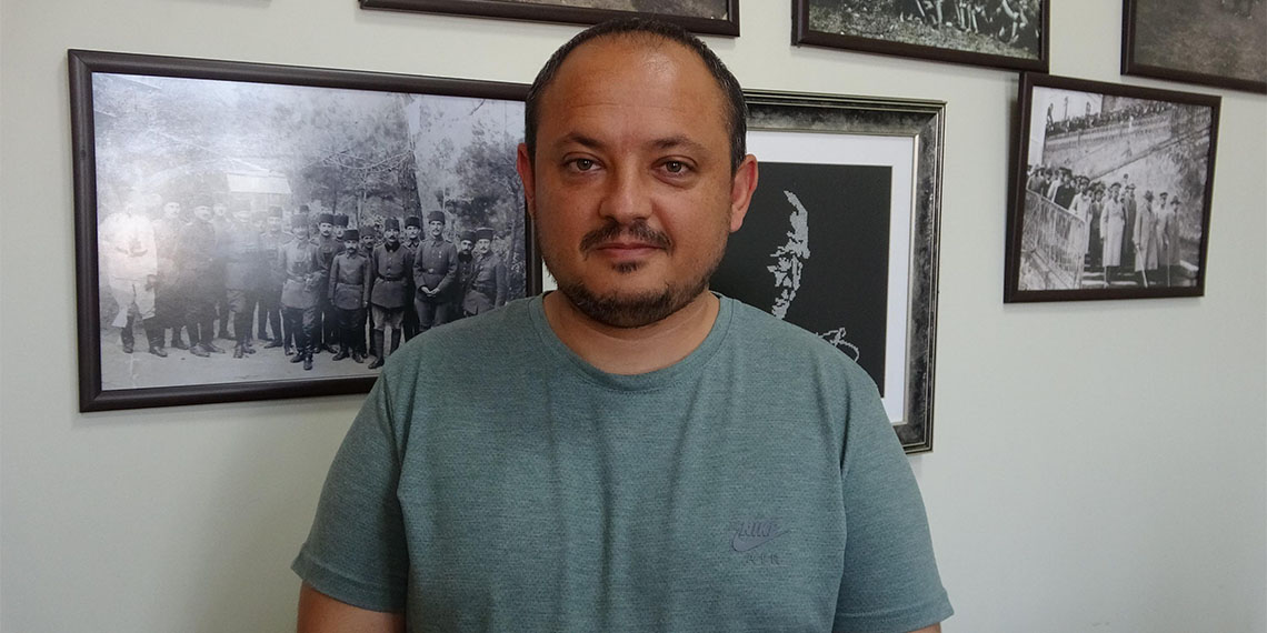 AÇASAM Müdür Yardımcısı Dr. İsmail Sabah, Atatürk'ü duygulandıran o destanın, Çanakkale Savaşları sırasında tüm cephelerde okutulduğunu söyledi.