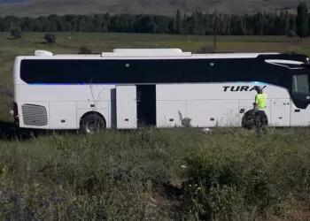 Sivas'ta otobüs yoldan çıktı; 8 yaralı