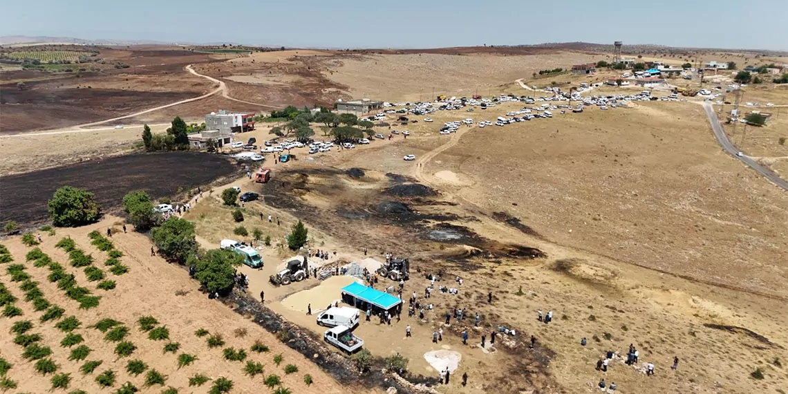 Diyarbakır-mardin sınırındaki yangında ölü sayısı 6'ya çıktı. Yangına müdahale ederken yaralanan remzi yılmaz (25), tedavi gördüğü hastanede kurtarılamadı.