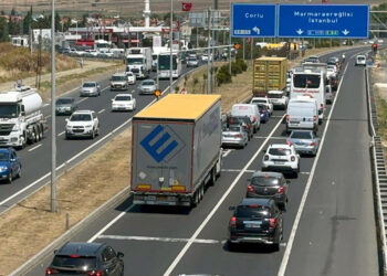 Tekirdağ'dan İstanbul yönüne araç yoğunluğu yaşanıyor