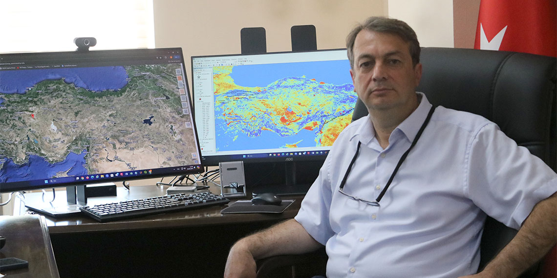 Zonguldak Bülent Ecevit Üniversitesi (ZBEÜ) Mühendislik Fakültesi Geomatik Mühendisliği Öğretim Üyesi Prof. Dr. Şenol Hakan Kutoğlu, sosyal sorumluluk projesi kapsamında çözüm ortaklarıyla harita üzerinden seçilen noktanın zemin bilgilerini gösteren internet tabanlı Deprem Bilgi Sistemi uygulamasını geliştirdi.