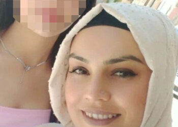 Boşanma aşamasındaki eşi tarafından defalarca bıçaklanarak öldürüldü