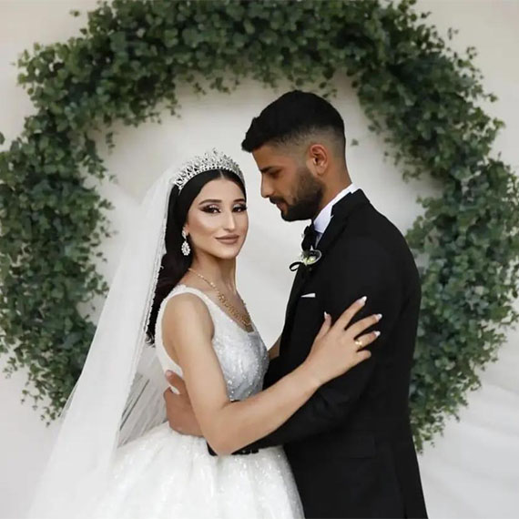 Adana'da 4 kişiyi katleden Hakim Eba'nın, elinde tabancayla kaçarken görüntüleri ortaya çıktı. Eba'nın yakalanması için başlatılan çalışmalar sürdürülüyor.