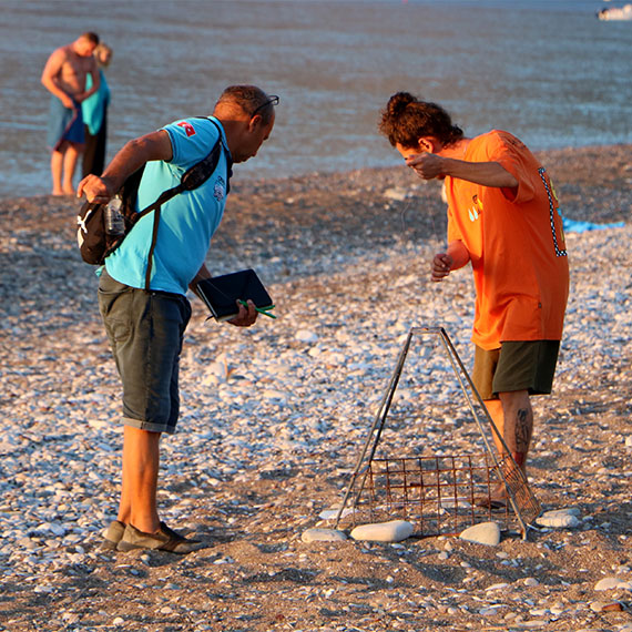 Antalya'nın Kemer ilçesindeki Çıralı sahilinde deniz kaplumbağası yuva sayısı 106 ile geçen yılın rakamlarını geçti.