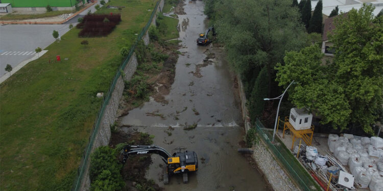13 ilde taşkınlarla mücadele