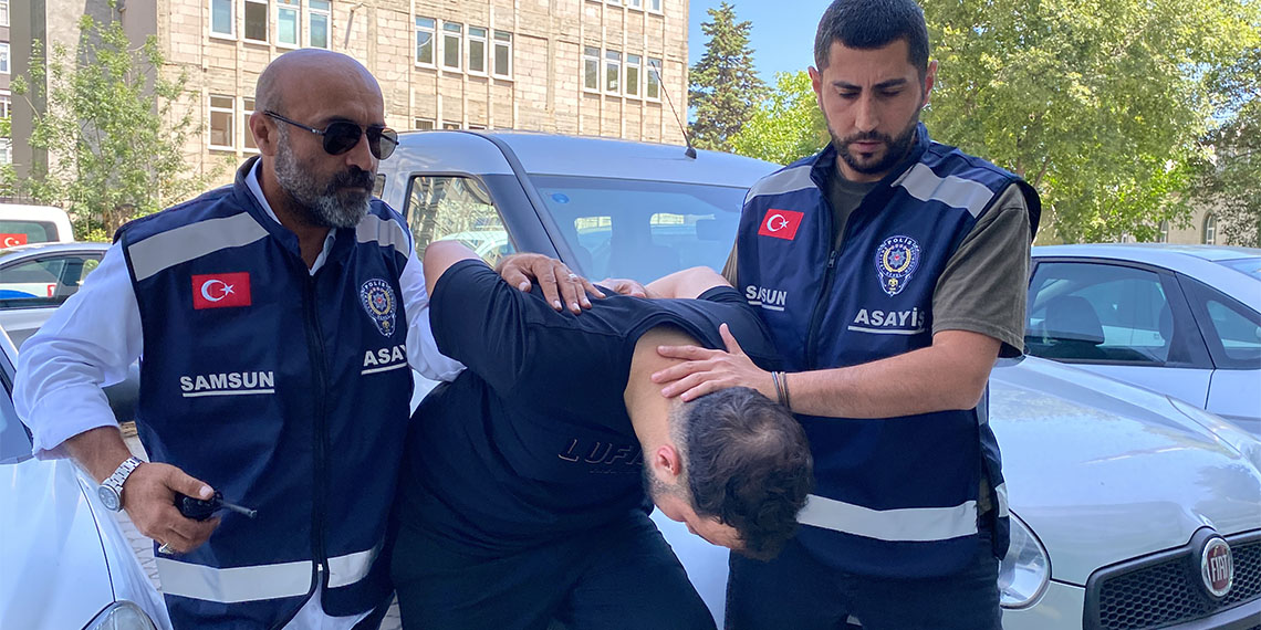 Samsun'un Atakum ilçesindeki bir eğlence mekanında çıkan silahlı kavgada 6 kişi yaralandı, 8 şüpheli gözaltına alındı.