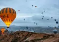 Kapadokya'da kayaların arasına sıkışan balonun pilotu yaşadıklarını anlattı