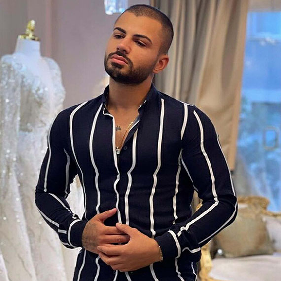 Moda tasarımcısı Tolga Çam'a ailesiyle tatil için gittiği Muğla'nın Fethiye ilçesinde katıldığı tekne turunda darp iddiası.