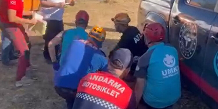 Kuşadası'nda yelken kanat düştü; 1 yaralı