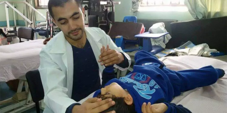 Gazze'de bir fizyoterapist saldırıda öldü