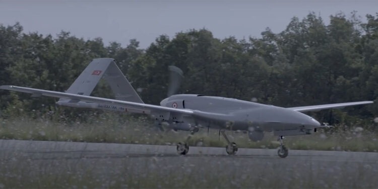 Bayraktar TB2 İnsansız Hava Aracı yangına müdahaleyi 10 dakikaya düşürdü