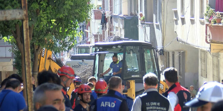 Bahçelievler'de çöken bina ile ilgili soruşturma başlatıldı