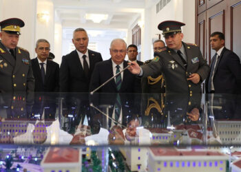 Bakan Güler, Özbekistan Silahlı Kuvvetler Akademisi'ni ziyaret etti