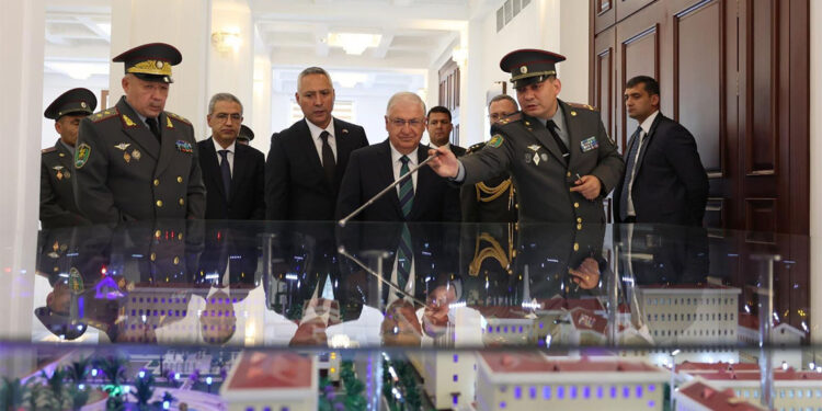 Bakan Güler, Özbekistan Silahlı Kuvvetler Akademisi'ni ziyaret etti