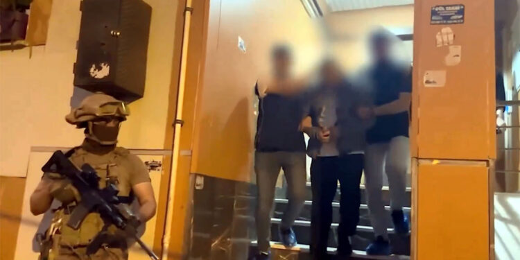 Bozdoğan-47 operasyonlarında 28 şüpheli yakalandı