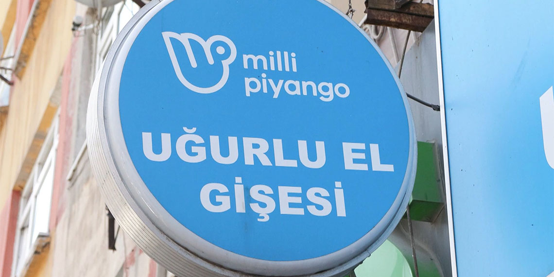 Çılgın Sayısal Loto'da büyük ikramiye rekor kırarak 387 milyon TL’yi aştı, çekiliş bu akşam gerçekleşecek. Çekiliş öncesinde İstanbul Bahçelievler’deki Uğurlu El bayisinde de yoğunluk arttı.