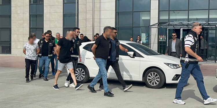 36 bin kişiyi 10 milyar lira dolandırdılar