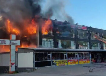 Amasya'da AVM'de yangın