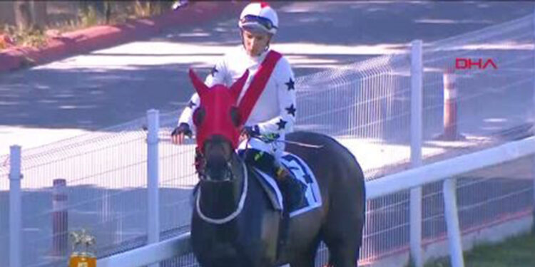 98'inci Gazi Koşusu'nu 'Dragon Flame' kazandı