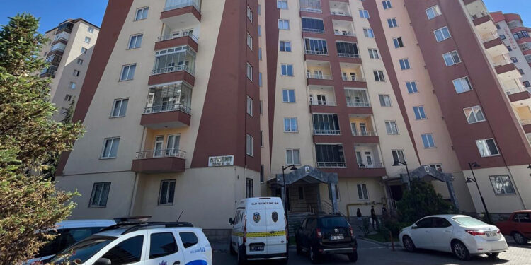 9'uncu kattan düşen 7 yaşındaki Hamza kurtarılamadı