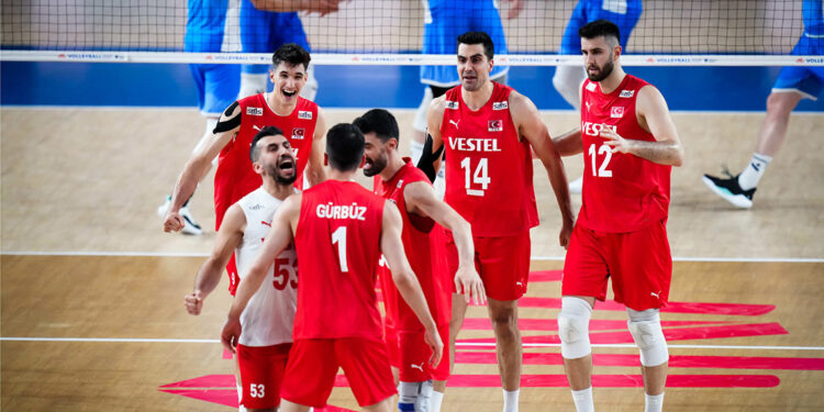 A Milli Erkek Voleybol Takımı Slovenya'ya 3-0 mağlup oldu