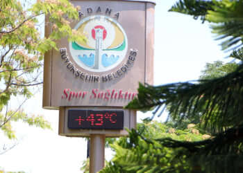 Adana'da termometreler 43 dereceyi gösterdi