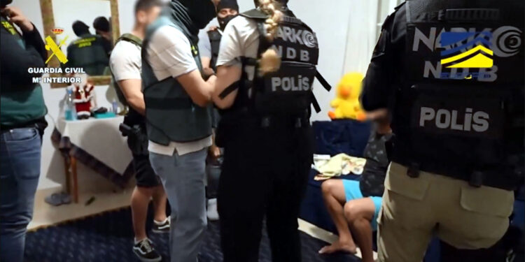 Argay Operasyonu ile uyuşturucu karteli çökertildi