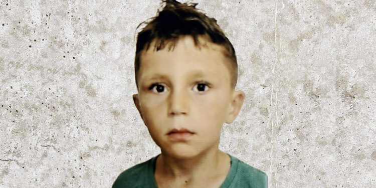 Asansör kabini ile duvar arasında sıkışan Ahmet, öldü