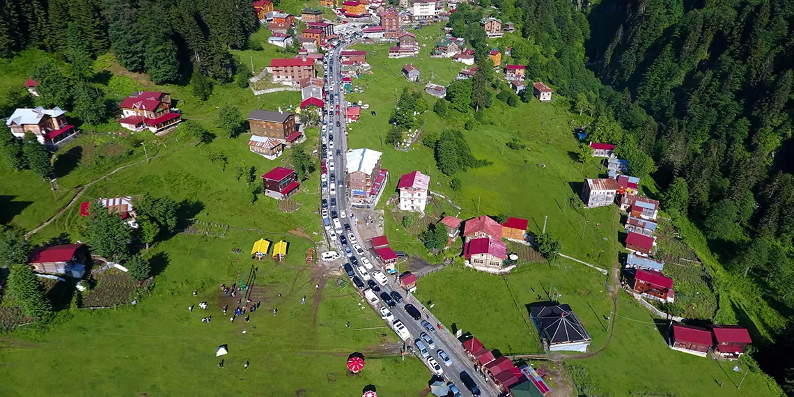 Ayder’de trafik sorununu 'çevreci otopark' çözdü