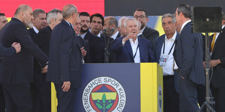 Aziz Yıldırım Olağan Seçimli Genel Kurulu'nu terk etti