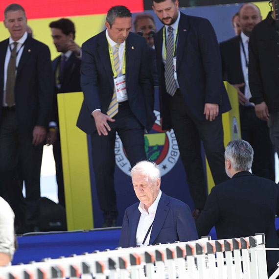 Aziz Yıldırım Olağan Seçimli Genel Kurulu'nu terk etti