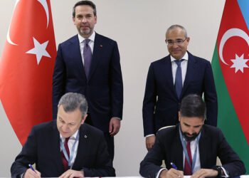 Bakan Bayraktar Azerbaycan'da