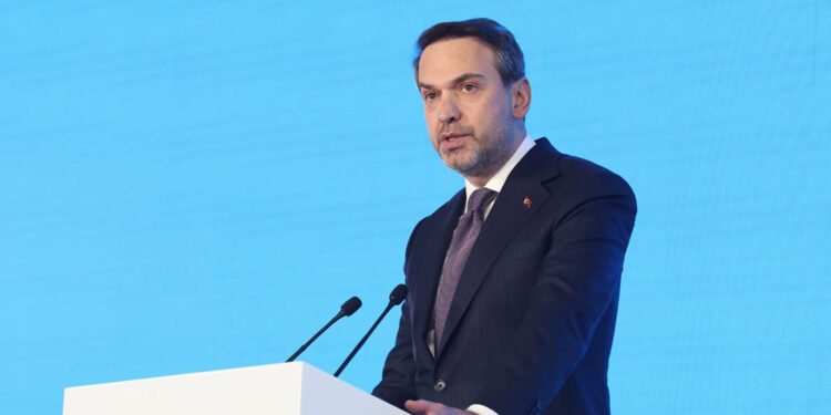 Bakan Bayraktar, Bakü Enerji Haftası açılış törenine katıldı