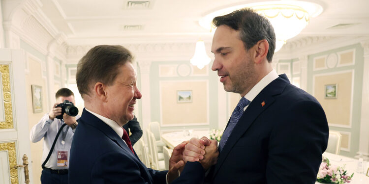 Bakan Bayraktar, Gazprom Başkanı ile bir araya geldi