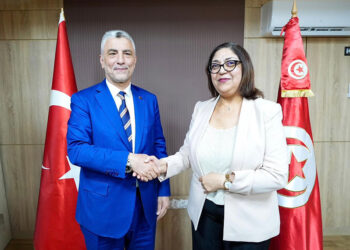 Bakan Bolat, Tunus Ticaret Bakanı ile bir araya geldi