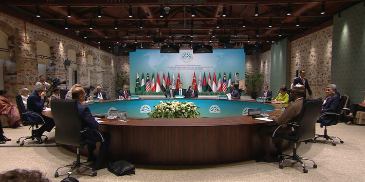 Bakan Fidan, D-8 Dışişleri Bakanlar Konseyi'nde konuştu