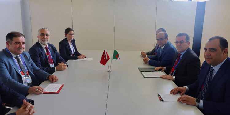 Bakan Işıkhan, Cezayir Çalışma Bakanı ile bir araya geldi