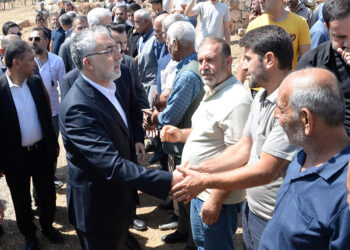 Bakan Işıkhan, anız yangınlarında ölenlerin yakınlarını ziyaret etti