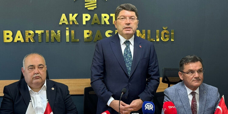 Bakan Tunç: Ülkemizi darbe anayasasından kurtaracağız