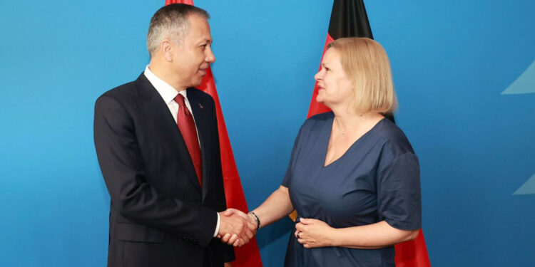 Bakan Yerlikaya, Almanya Federal İçişleri Bakanı ile görüştü