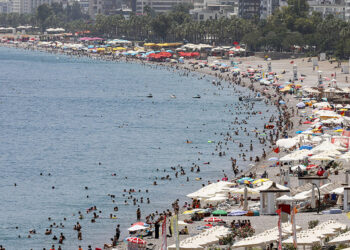 Bayramda 10 milyon kişiden 100 milyar TL'lik turizm ekonomisi