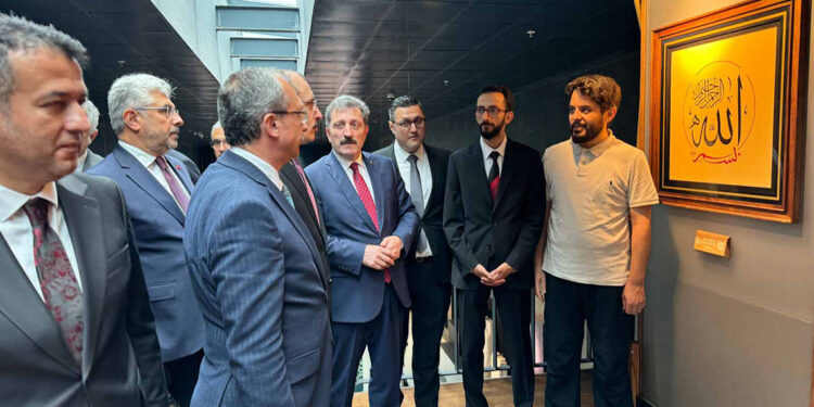 'Besmele-i Şerif' temalı hat sergisi sanatseverlerle buluştu