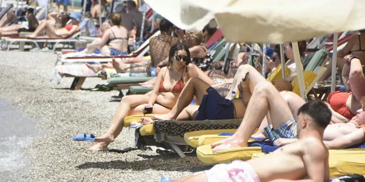 Bodrum'da özel plajlara giriş ücretleri cep yakıyor