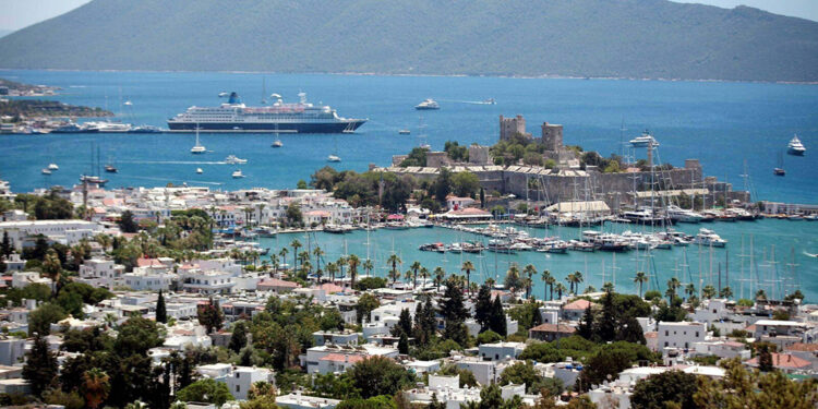 Bodrum'da yasağa rağmen inşaatlar devam ediyor