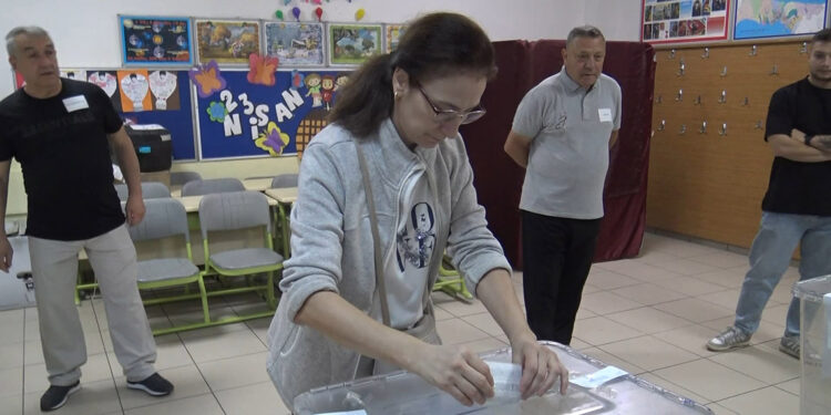 Bulgaristan seçimleri için İstanbul'daki vatandaşlar sandığa gitti