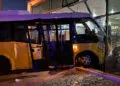 Bursa'da yolcu minibüsü ve otomobil çarpıştı: 10 kişi yaralandı