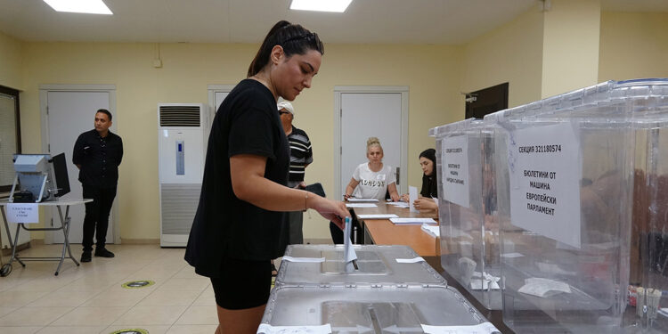 Bursa'daki soydaşlar, Bulgaristan seçimleri için sandık başında