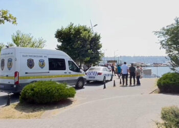 Büyükçekmece'de balıkçılar denizde ceset buldu