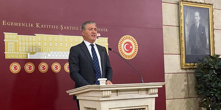 CHP'li Emir: Para üzerine slogan basmak hadsizliktir